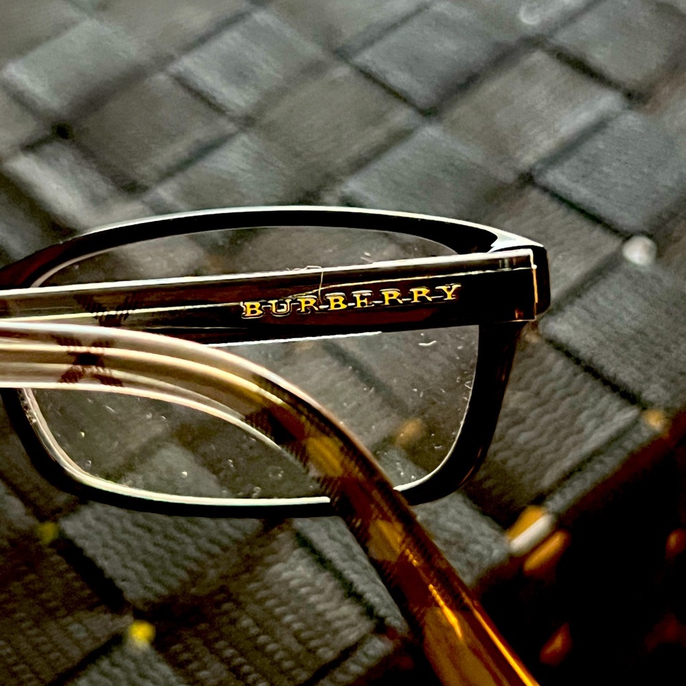 Burberry glasses authentic like new